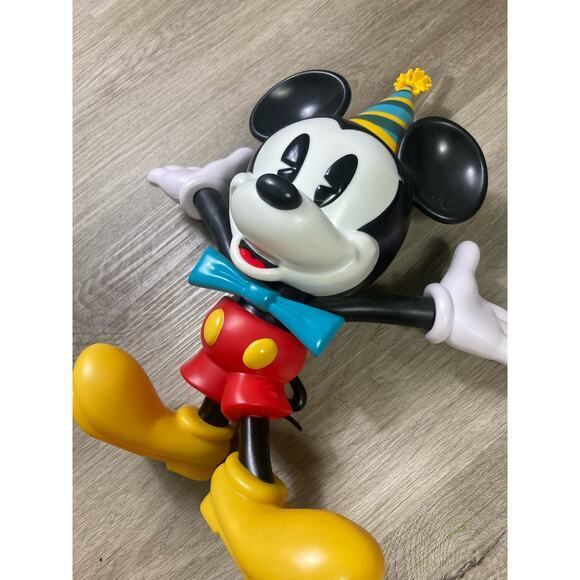 Disney Parks Mickey Mouse 90th Birthday Exclusive Sipper Cup 12" Party Figurine - Picture 6 of 10